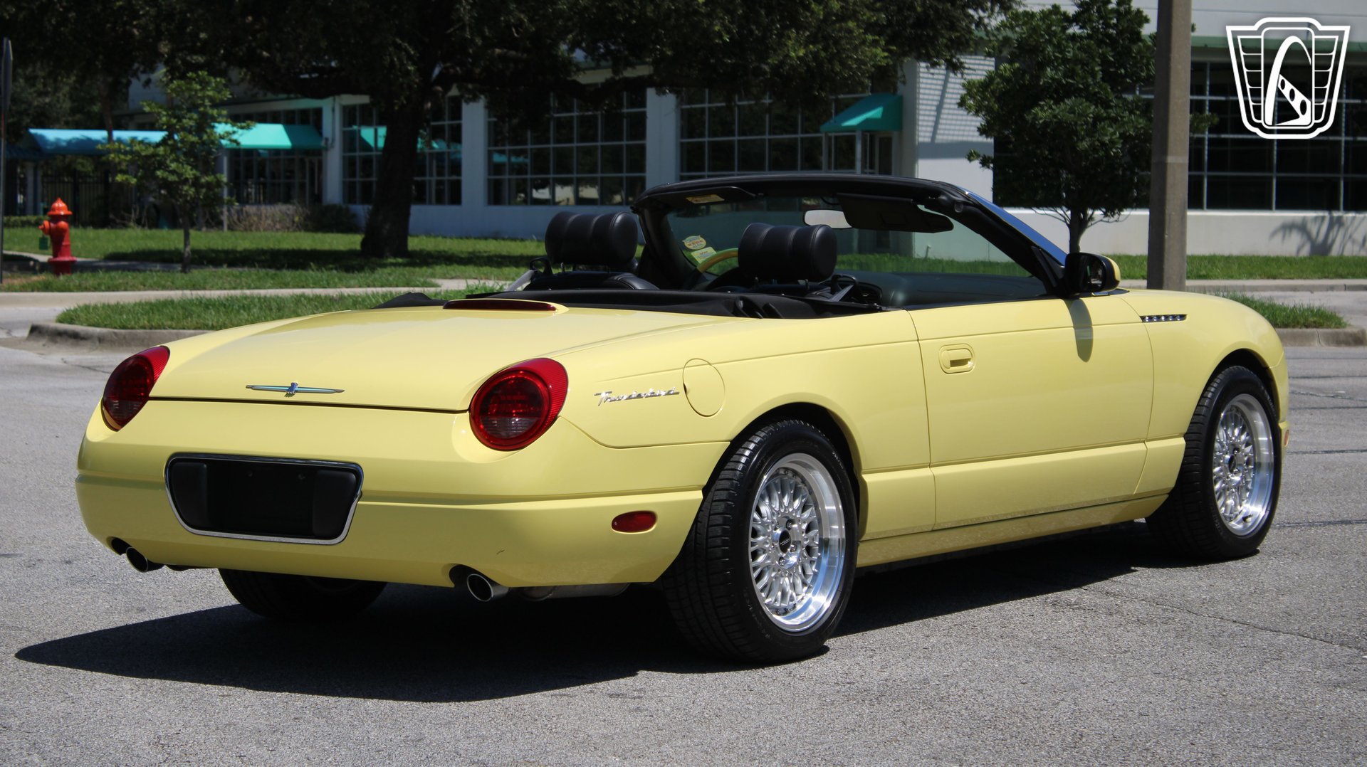 Used 2002 Ford Thunderbird RWD image 18