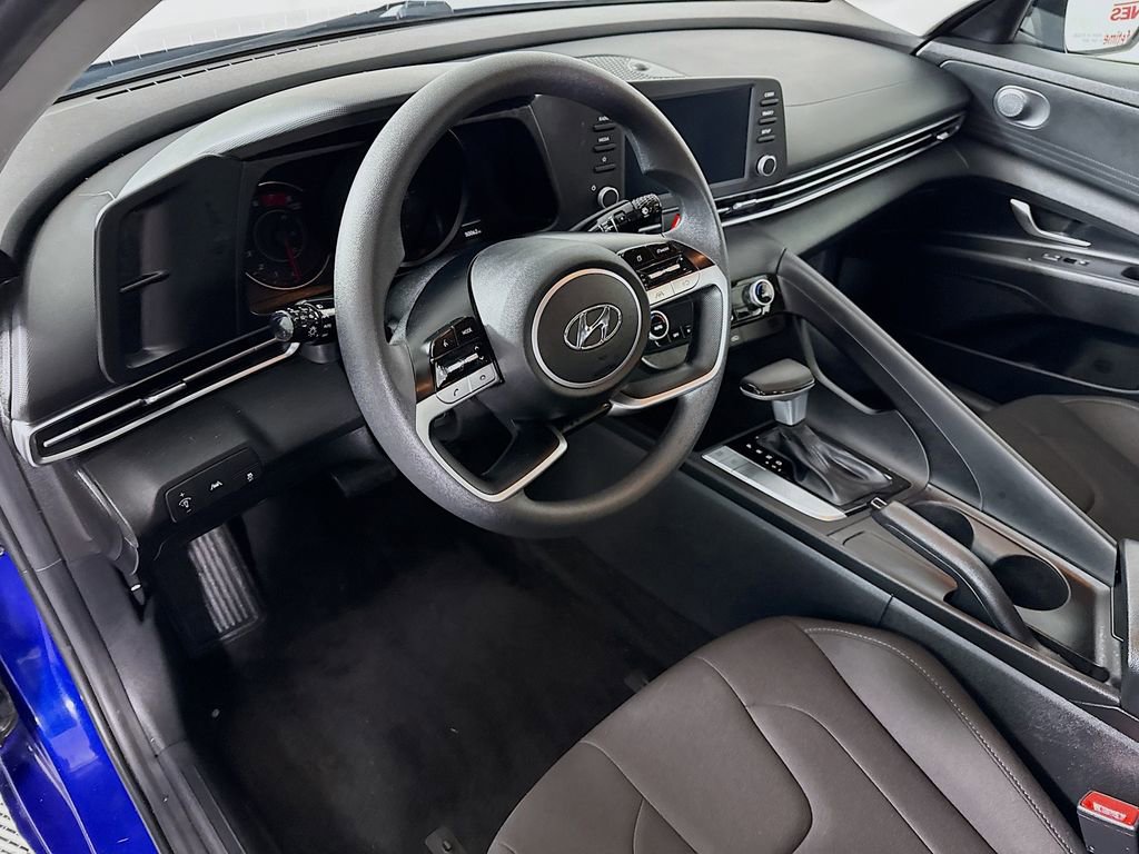 Certified 2021 Hyundai Elantra SEL image 17