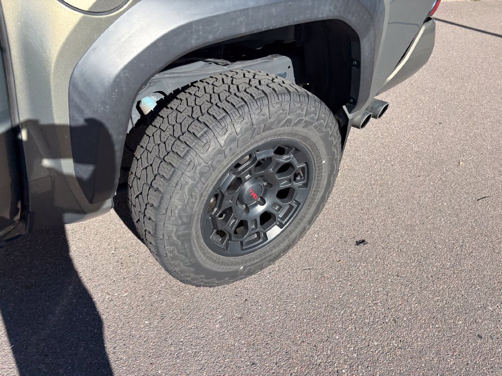 Used 2024 Toyota Tacoma TRD Off-Road w/ TRD Off Road Premium Package AWD/4WD image 11
