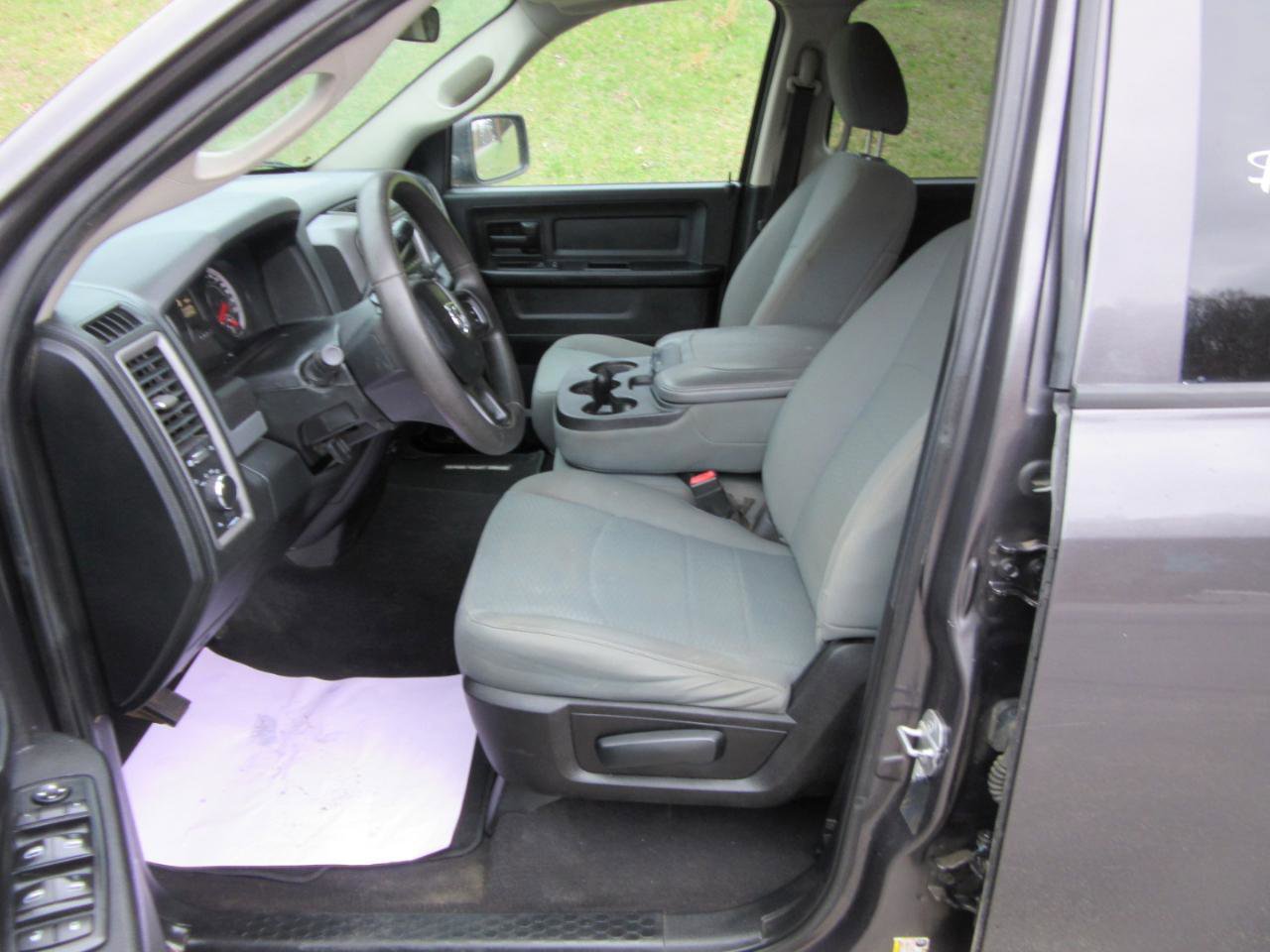 Used 2015 RAM 1500 ST w/ SXT Appearance Group image 9