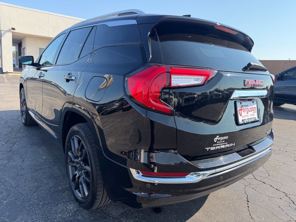 Used 2022 GMC Terrain Denali w/ Black Diamond Edition AWD/4WD image 13