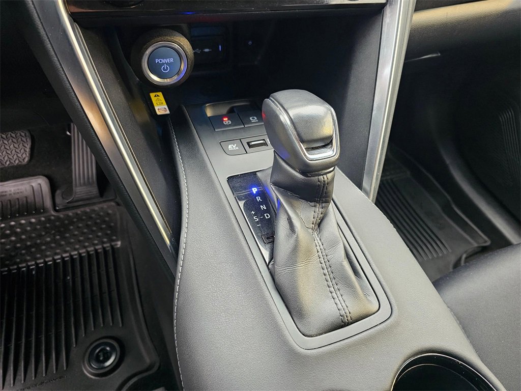 Used 2022 Toyota Venza LE image 37