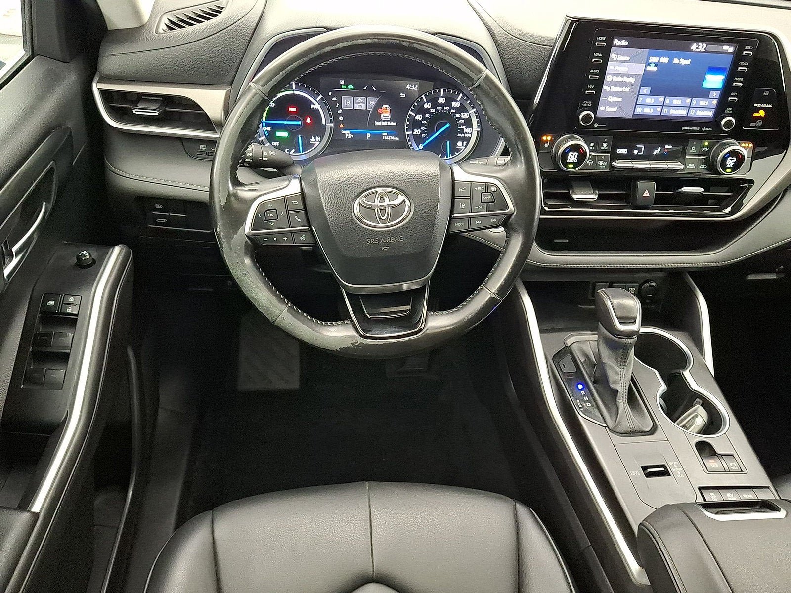 Used 2021 Toyota Highlander XLE AWD/4WD image 13
