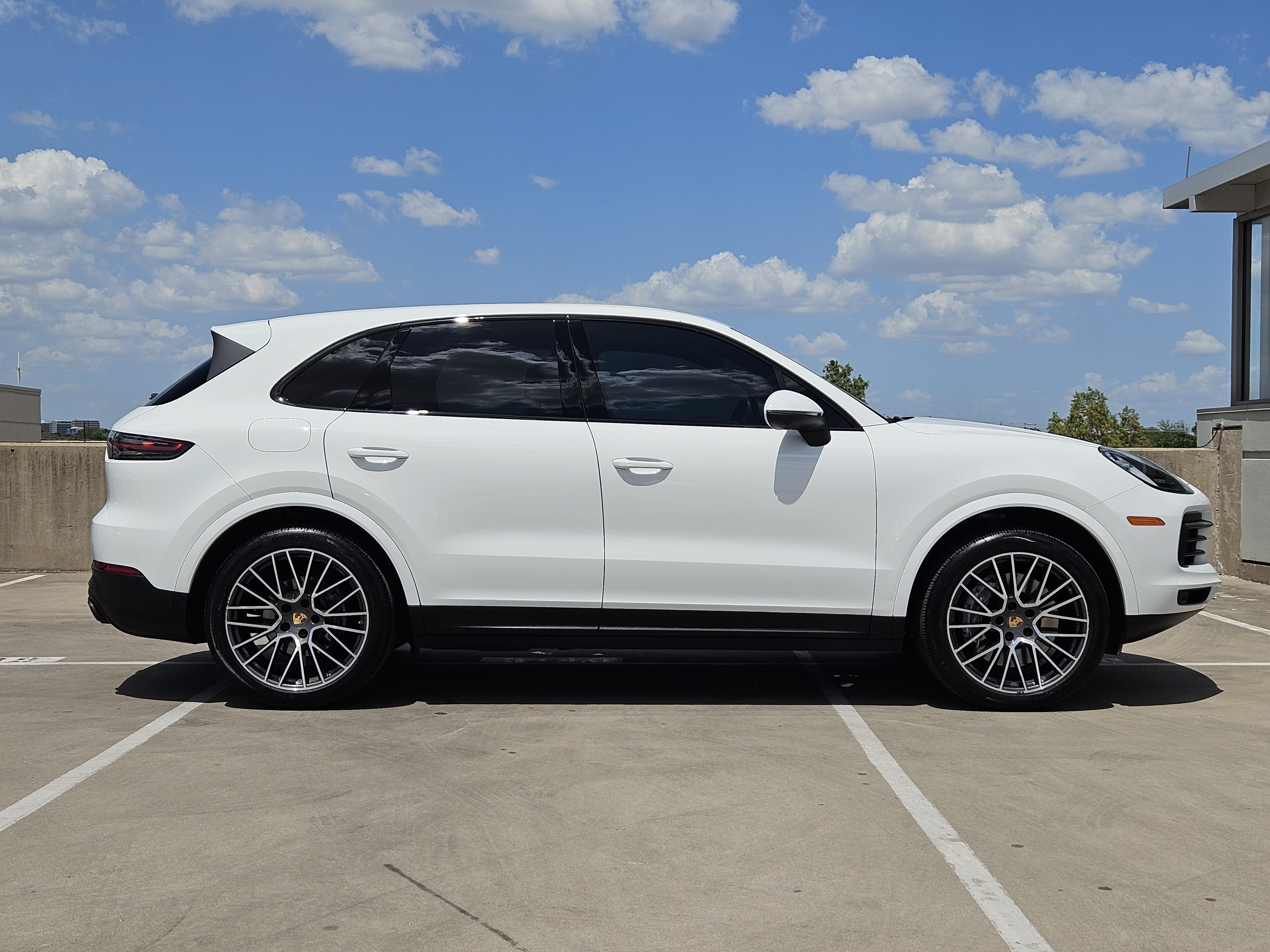 Certified 2023 Porsche Cayenne Platinum Edition AWD/4WD image 9