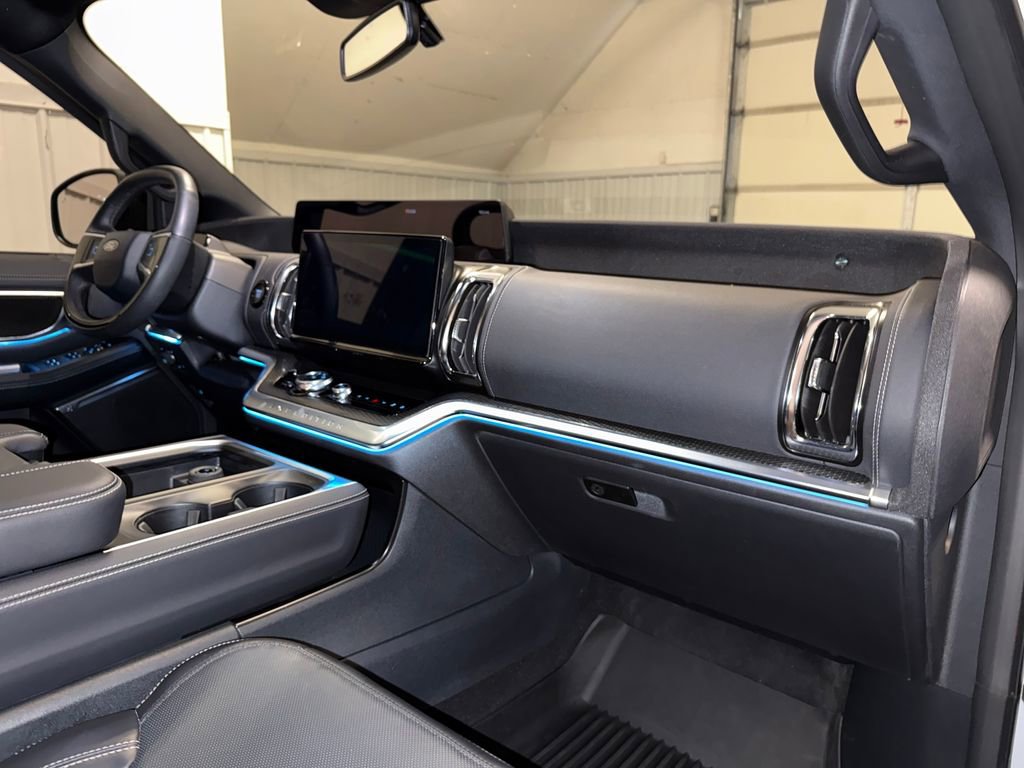 Used 2025 Ford Expedition Max Platinum w/ Stealth Performance Package image 33