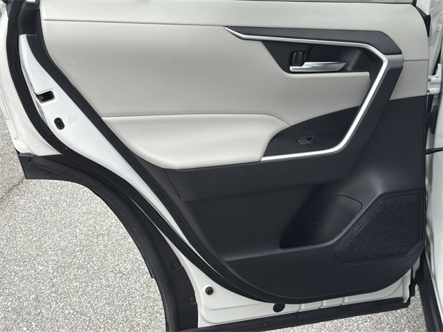 Used 2022 Toyota RAV4 XLE Premium image 21