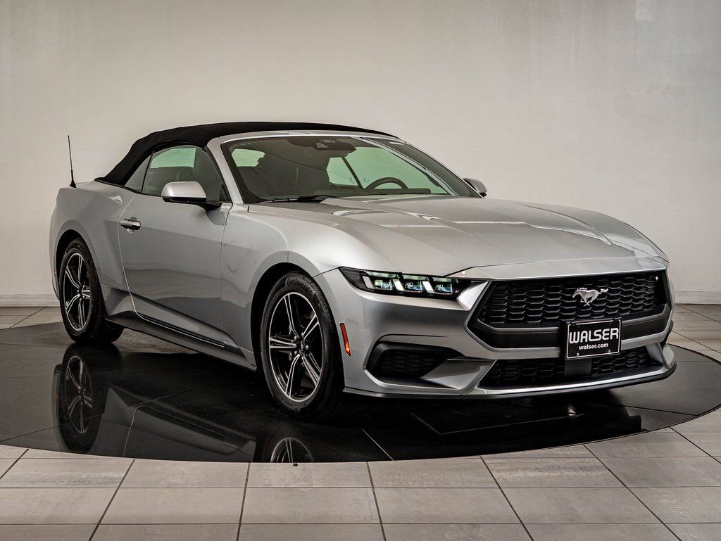 Used 2025 Ford Mustang Premium image 13
