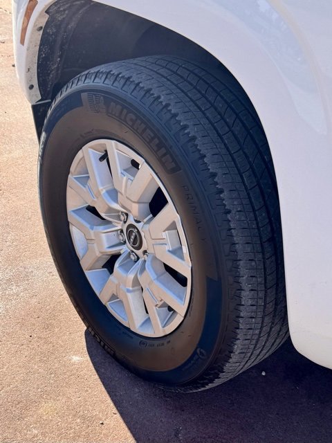 Used 2024 Nissan Frontier SV w/ SV Convenience Package image 18