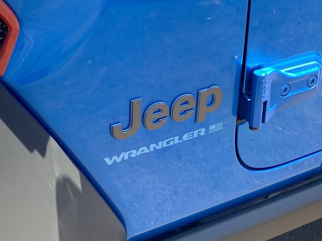 Used 2023 Jeep Wrangler Unlimited w/ Cold Weather Group AWD/4WD image 28