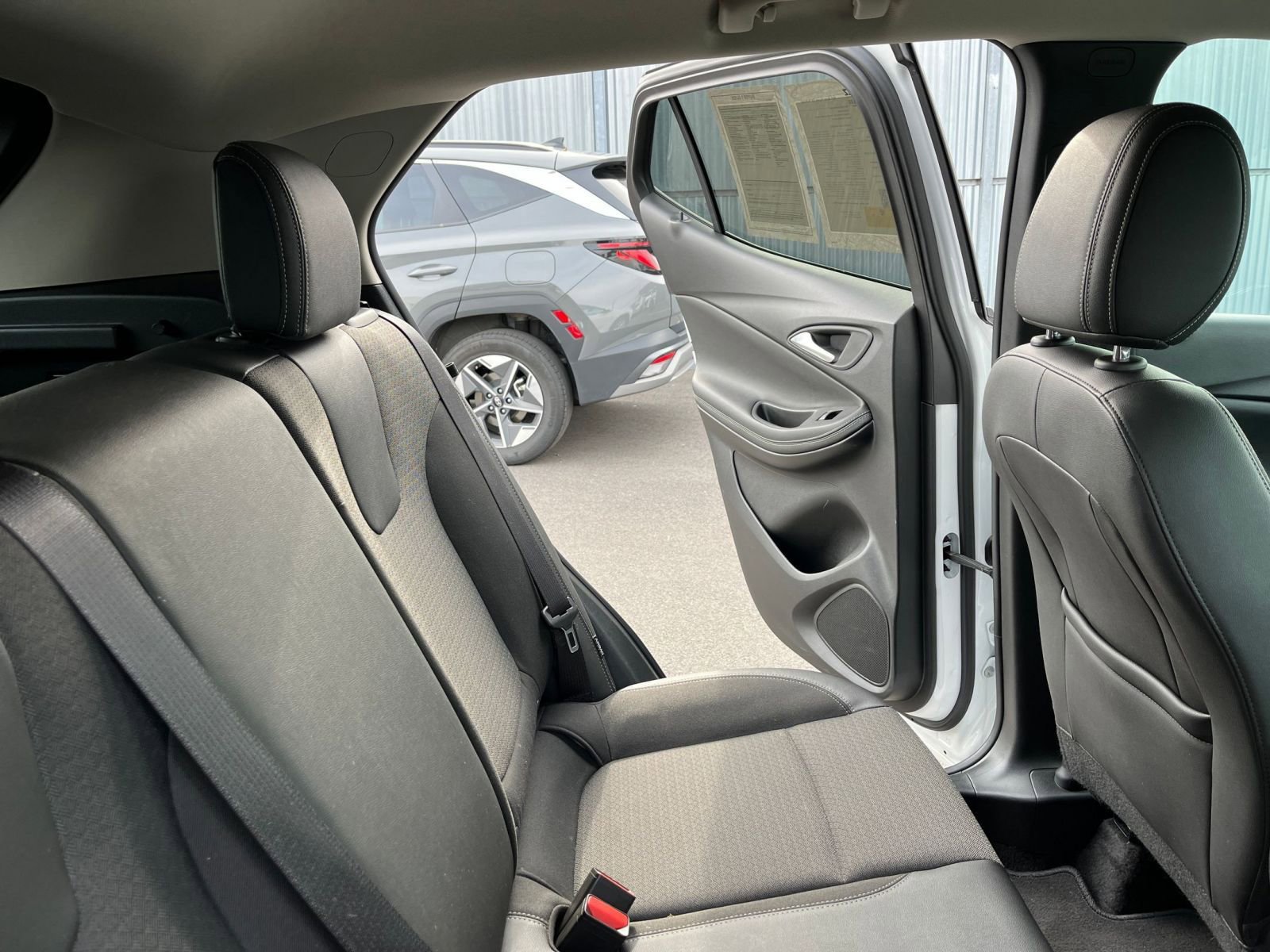 Used 2025 Buick Encore GX Preferred image 36