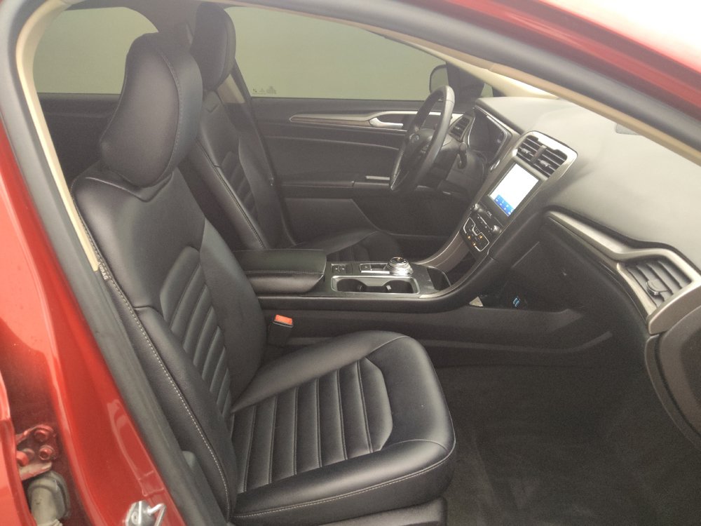Used 2020 Ford Fusion SEL FWD image 21