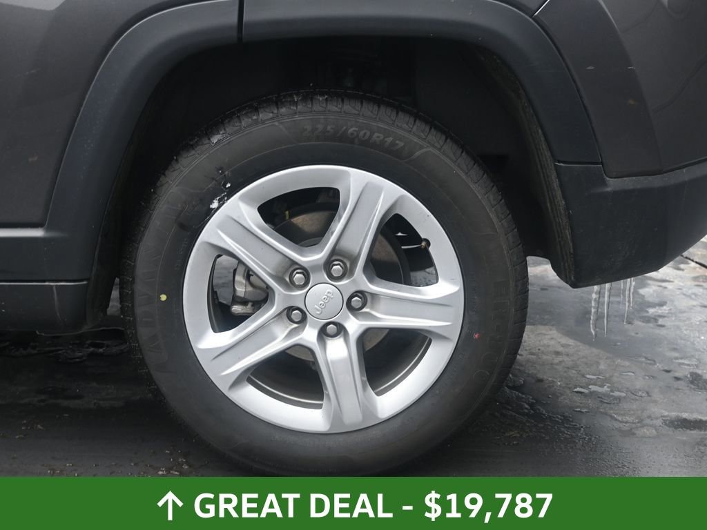 Used 2024 Jeep Compass Latitude image 18