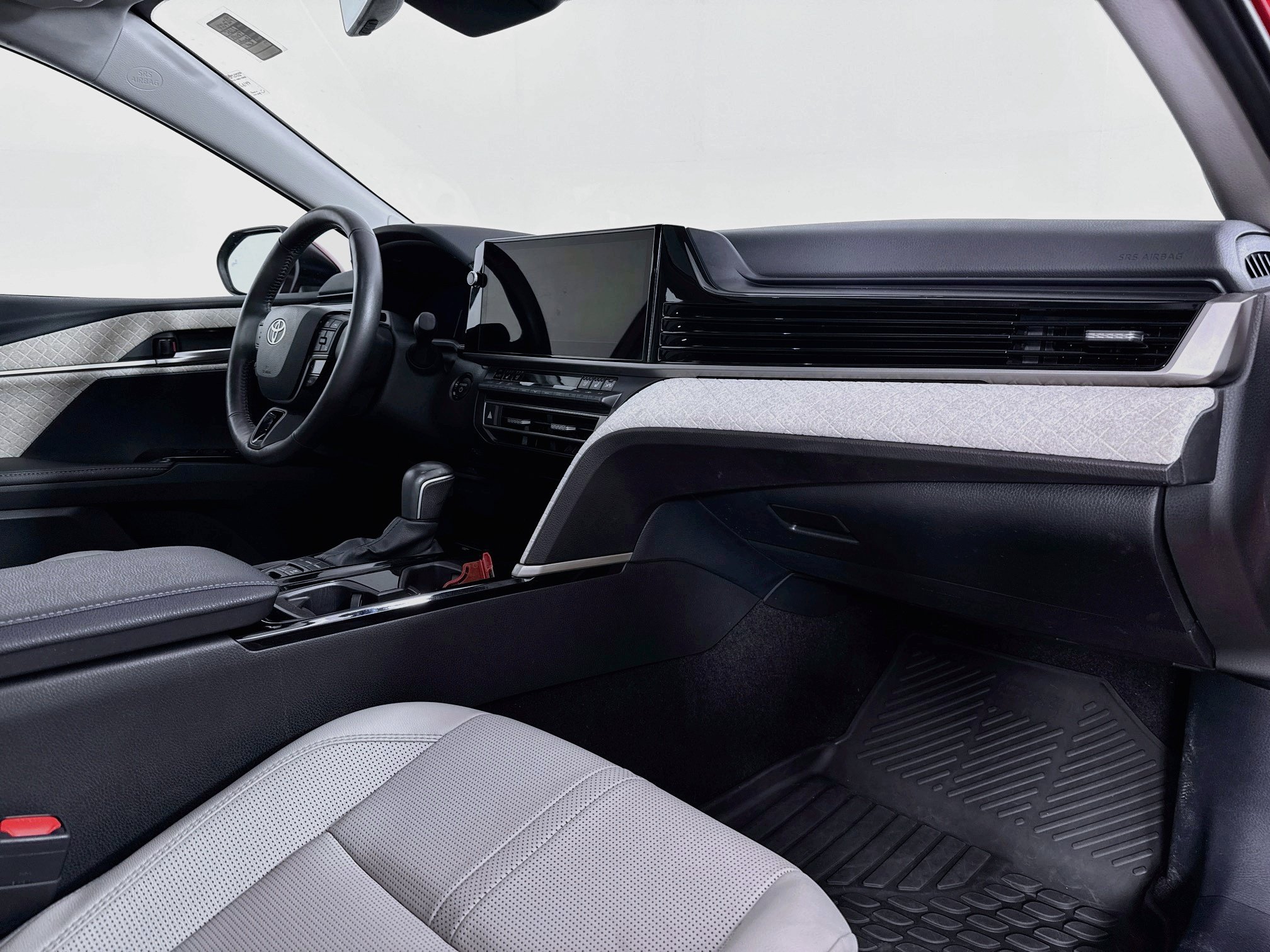 Certified 2025 Toyota Camry XLE w/ Premium Plus Package FWD image 31