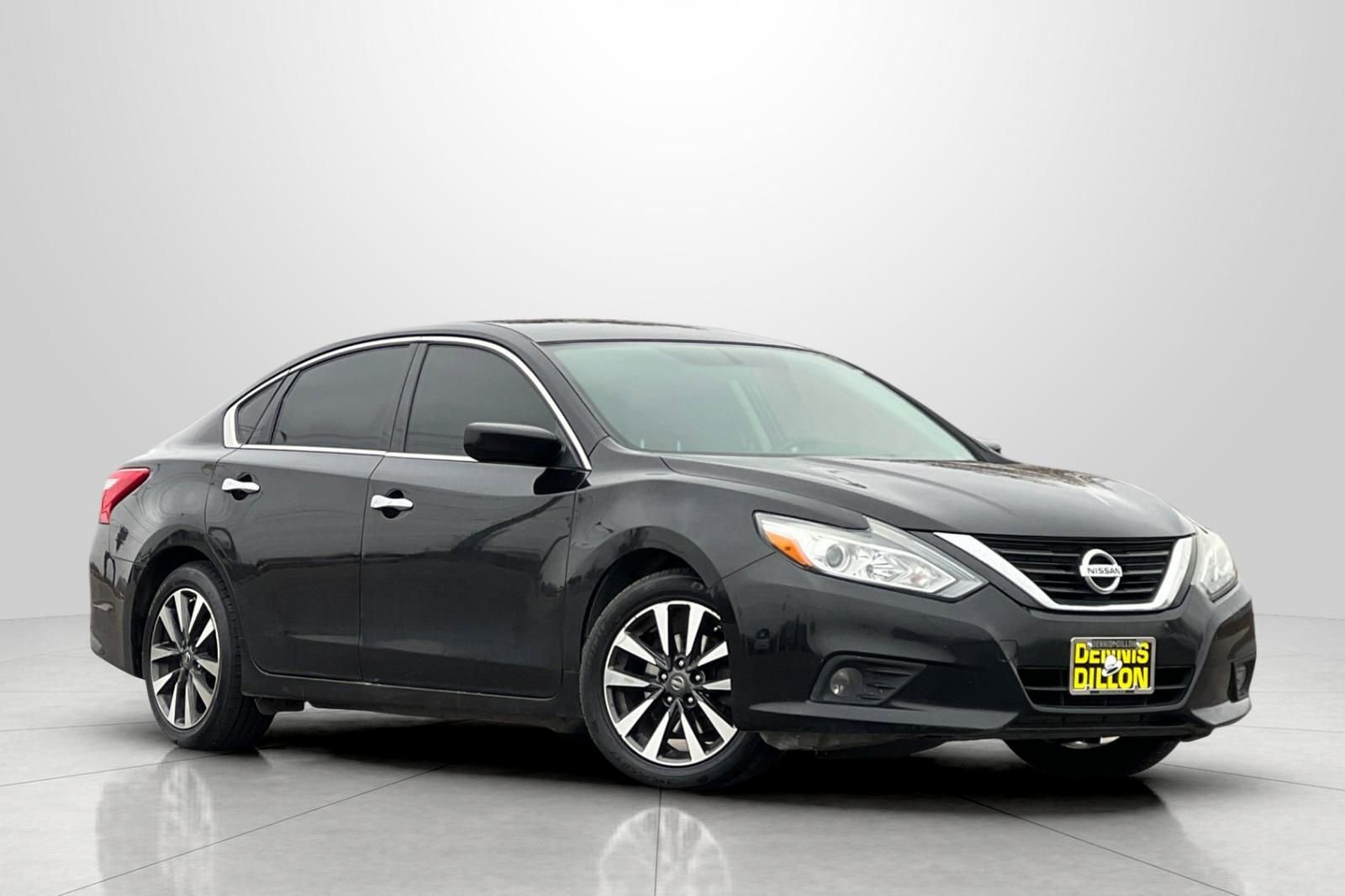 Used 2017 Nissan Altima 2.5 SV image 1