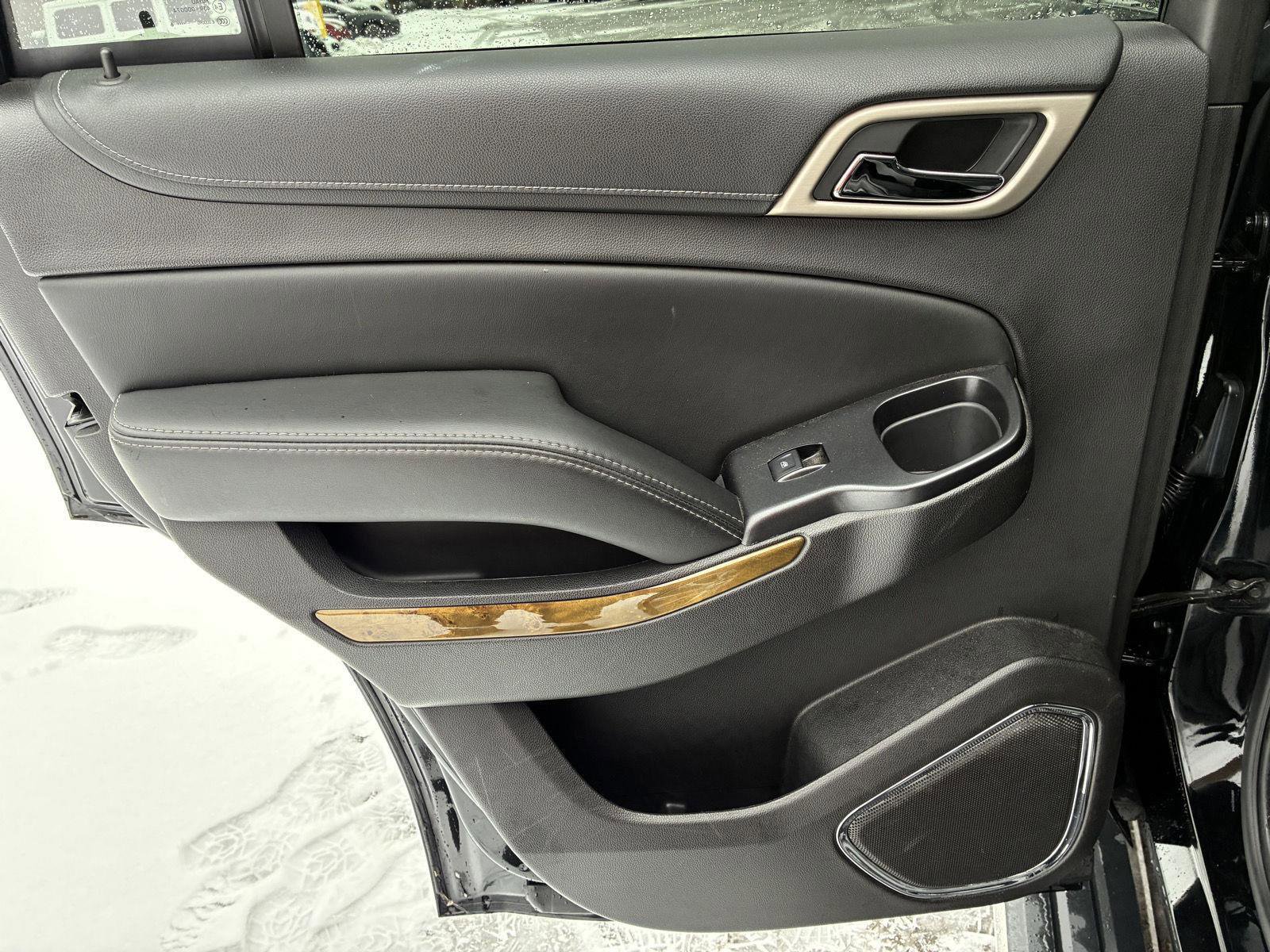 Used 2016 GMC Yukon Denali image 36