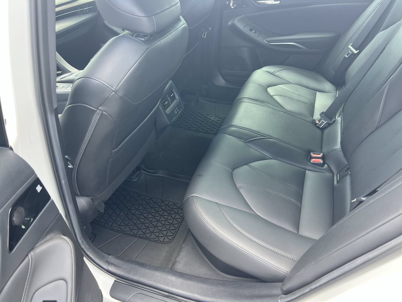 Used 2022 Toyota Avalon XLE w/ Moonroof Package FWD image 32