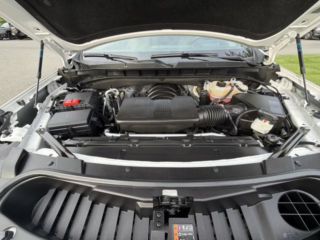 Used 2025 Chevrolet Tahoe High Country AWD/4WD image 14
