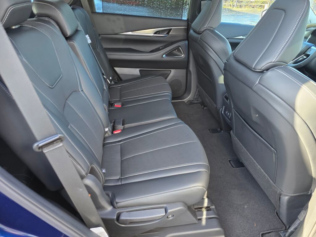New 2026 INFINITI QX60 Luxe w/ Cargo Package image 12