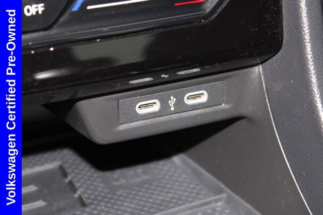 Used 2025 Volkswagen Jetta SE image 39