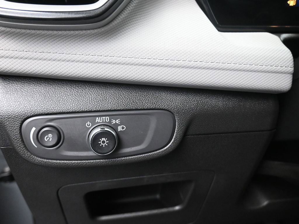 Used 2025 Chevrolet TrailBlazer LT image 12