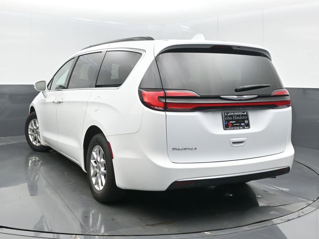Used 2022 Chrysler Pacifica Touring-L image 6
