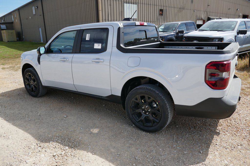 New 2025 Ford Maverick Lariat w/ Black Appearance Package image 7