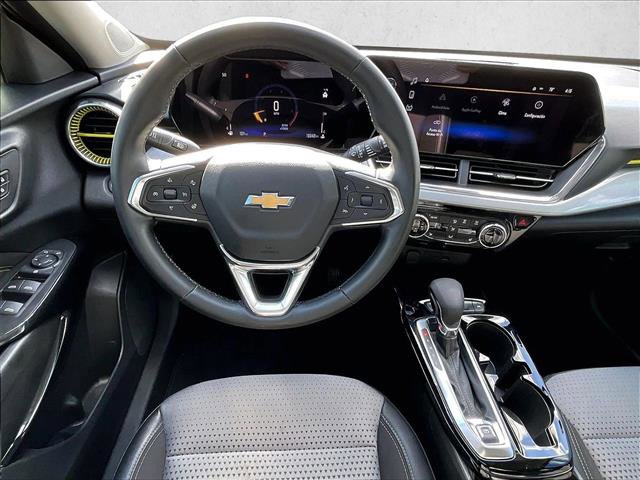 Certified 2025 Chevrolet Trax LT w/ Driver Confidence Package image 7