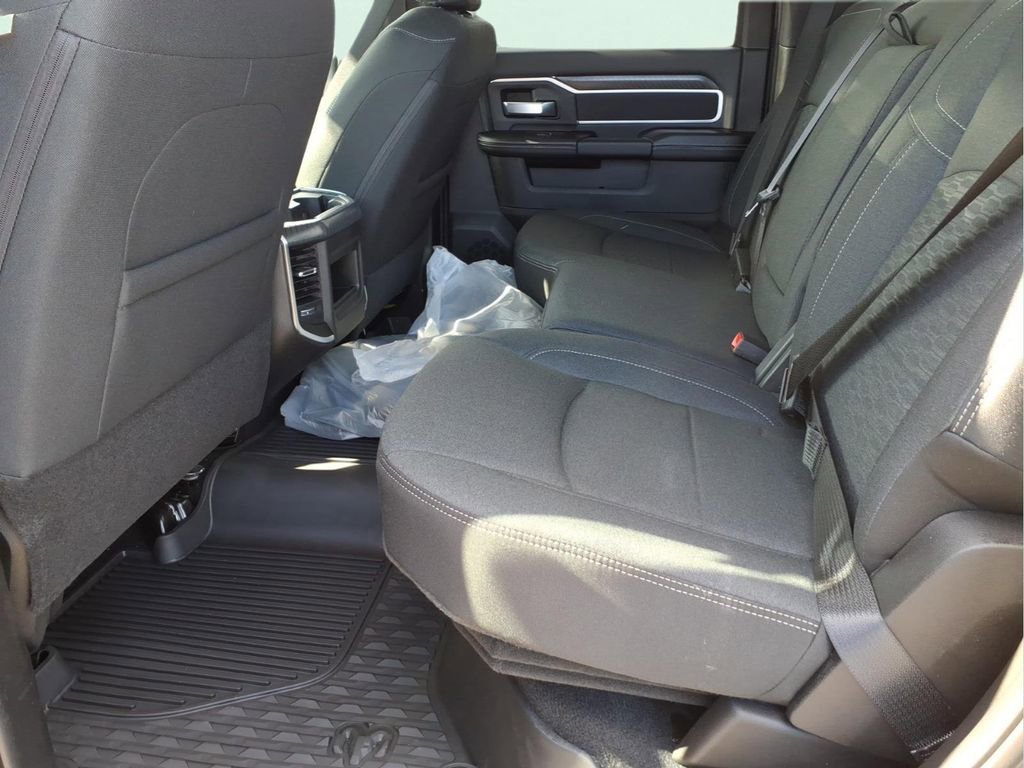 New 2026 RAM 3500 Big Horn AWD/4WD image 11