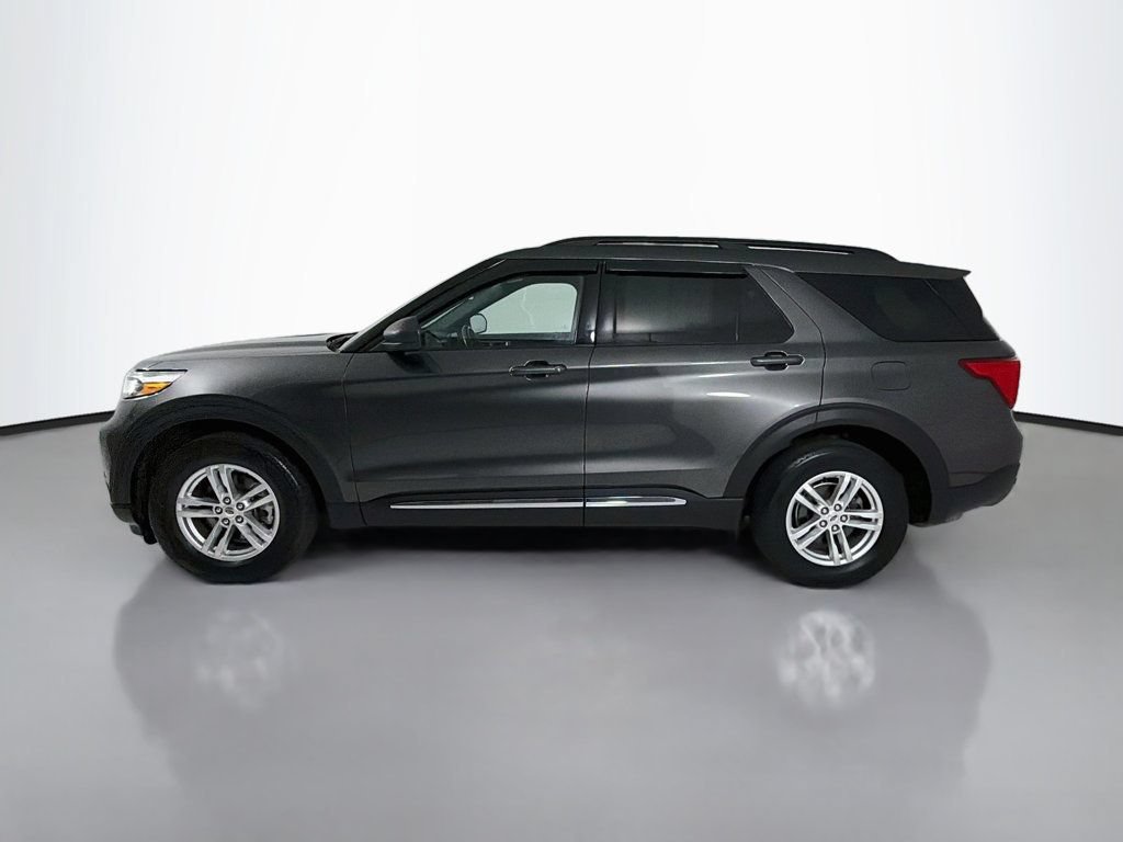 Used 2020 Ford Explorer XLT w/ Equipment Group 202A AWD/4WD image 4