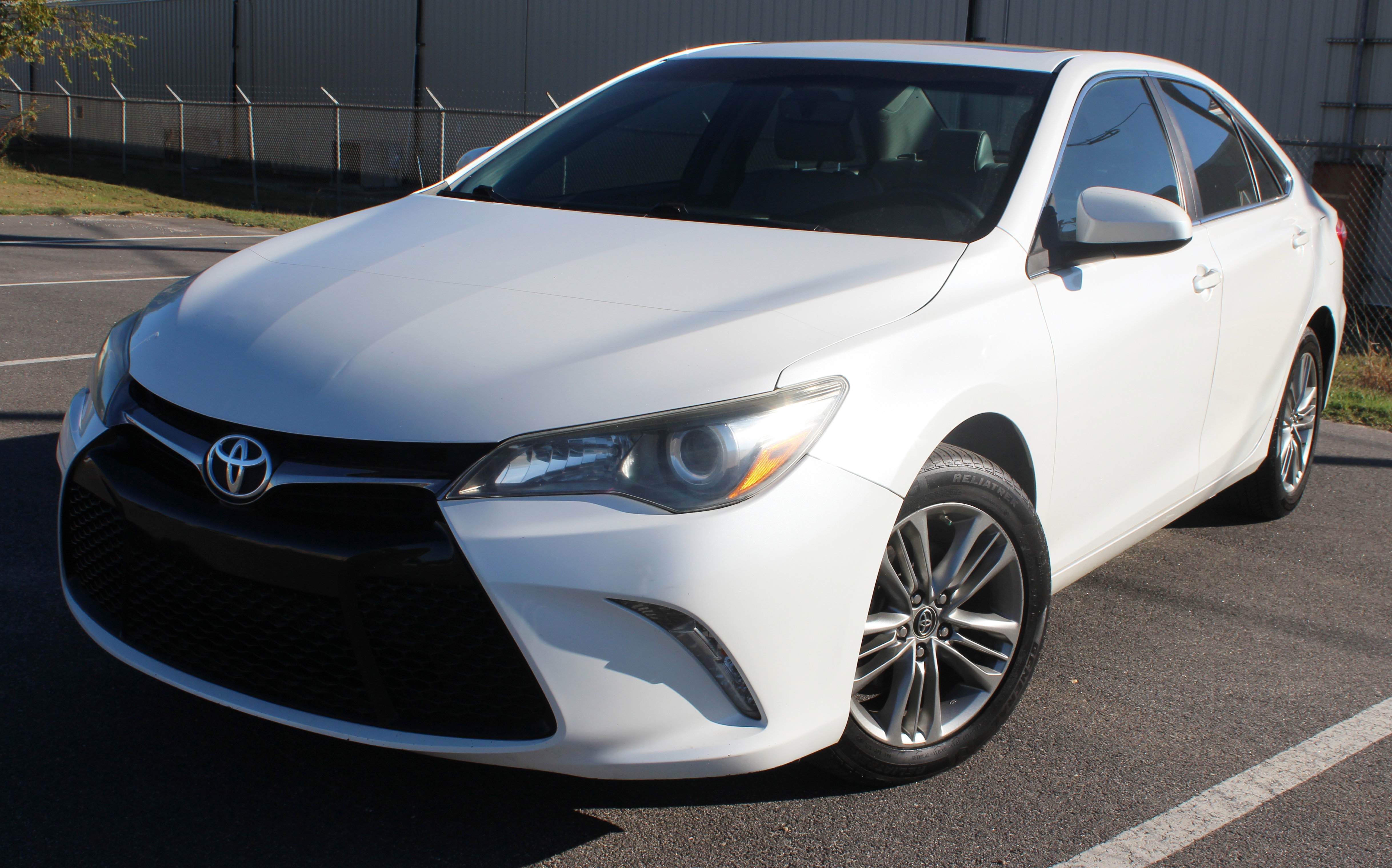 Used 2017 Toyota Camry SE w/ Moonroof Package