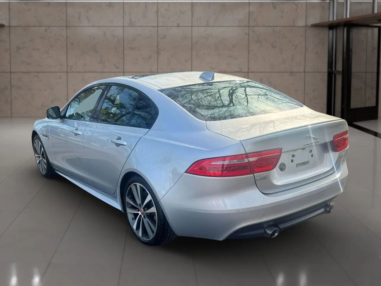 Used 2017 Jaguar XE R-Sport image 4