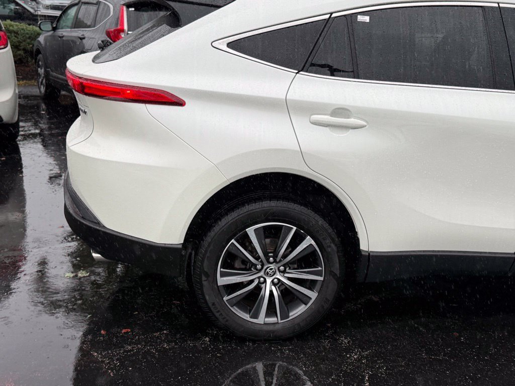 Certified 2021 Toyota Venza LE AWD/4WD image 9