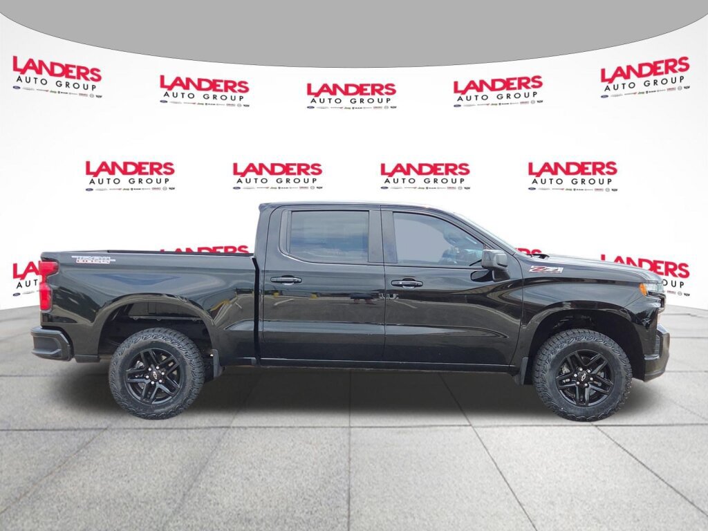 Used 2020 Chevrolet Silverado 1500 LT Trail Boss w/ Convenience Package AWD/4WD image 2
