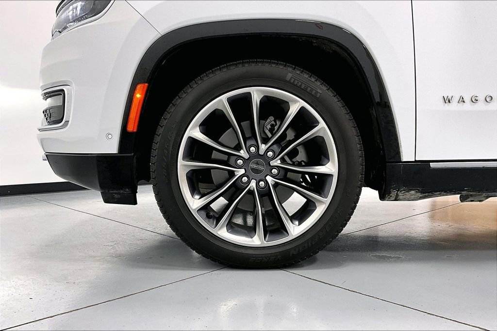 Used 2024 Jeep Wagoneer L Series III w/ Premium Group I image 11