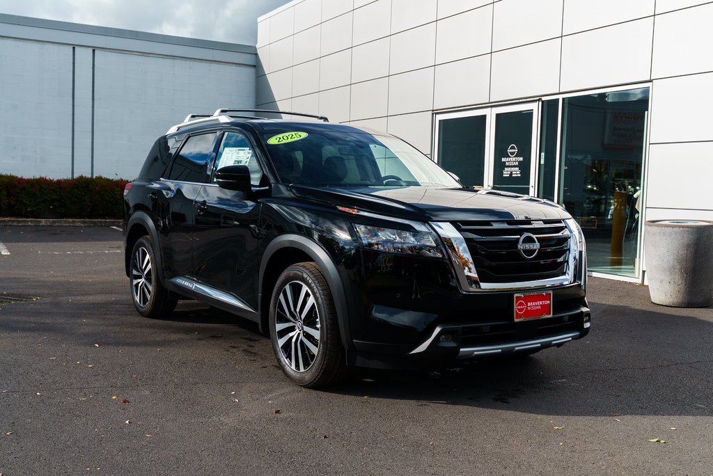 New 2025 Nissan Pathfinder Platinum image 32