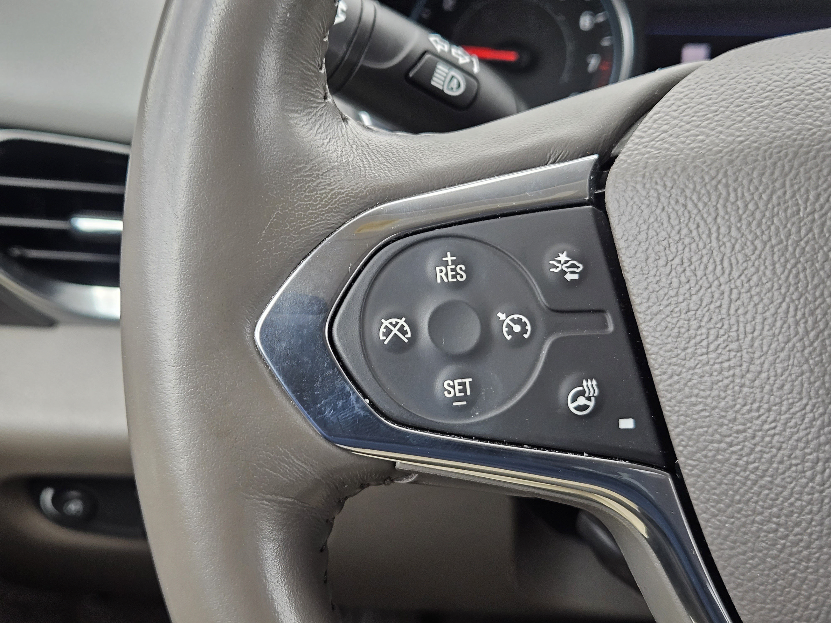 Used 2020 Chevrolet Traverse Premier FWD image 20