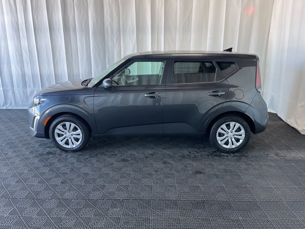 Used 2023 Kia Soul LX FWD image 32