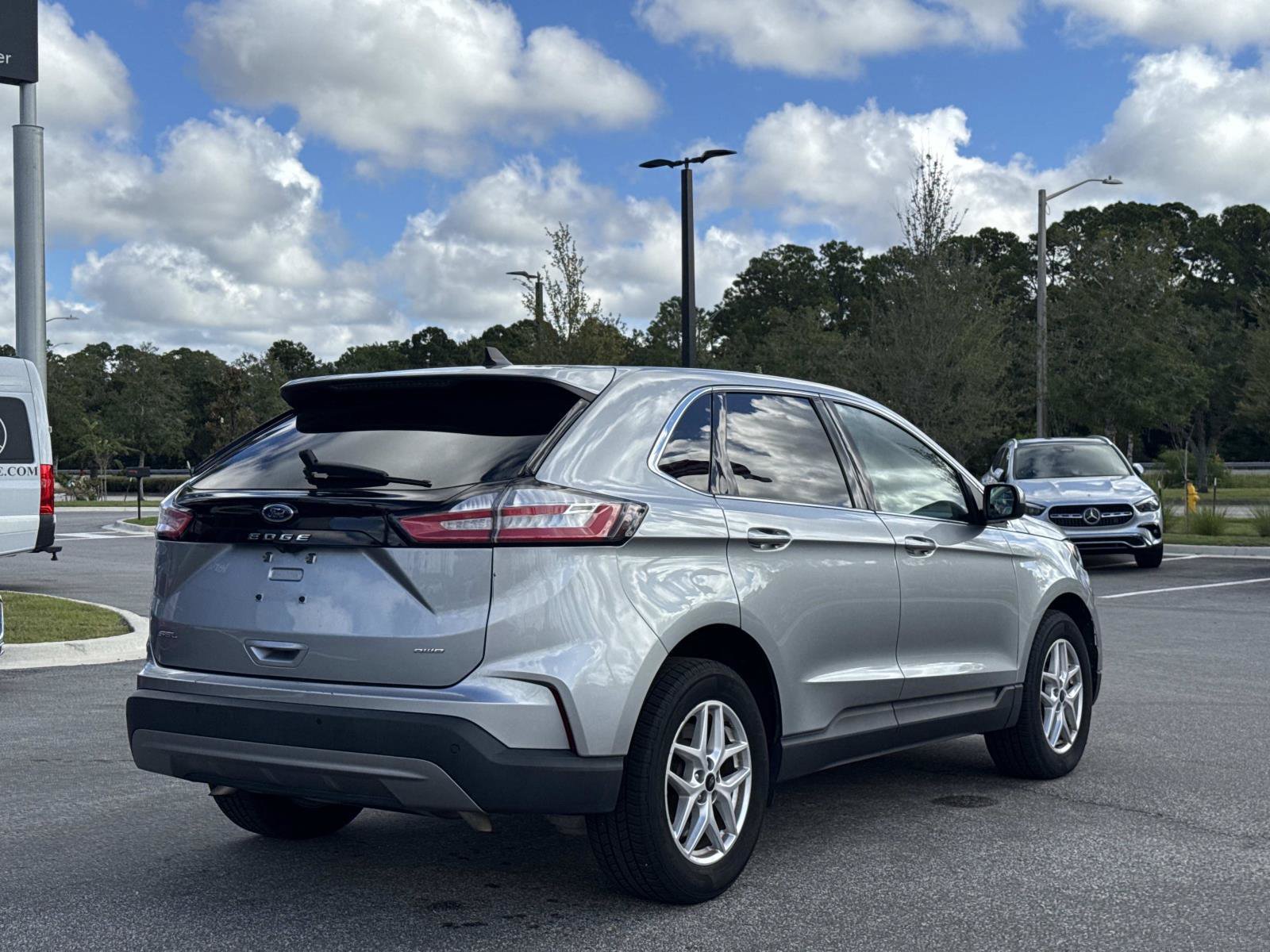 Used 2024 Ford Edge SEL AWD/4WD image 3