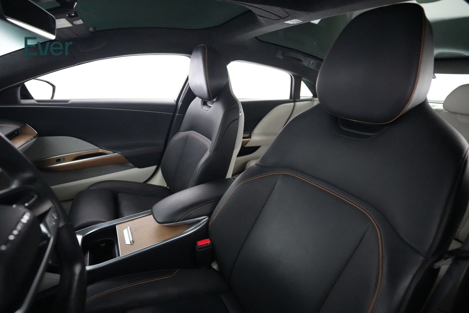Used 2023 Lucid Air Touring AWD/4WD image 4