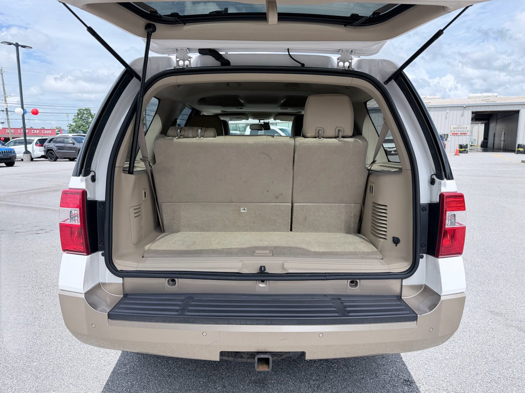 Used 2014 Ford Expedition XLT w/ Equipment Group 202A RWD image 9