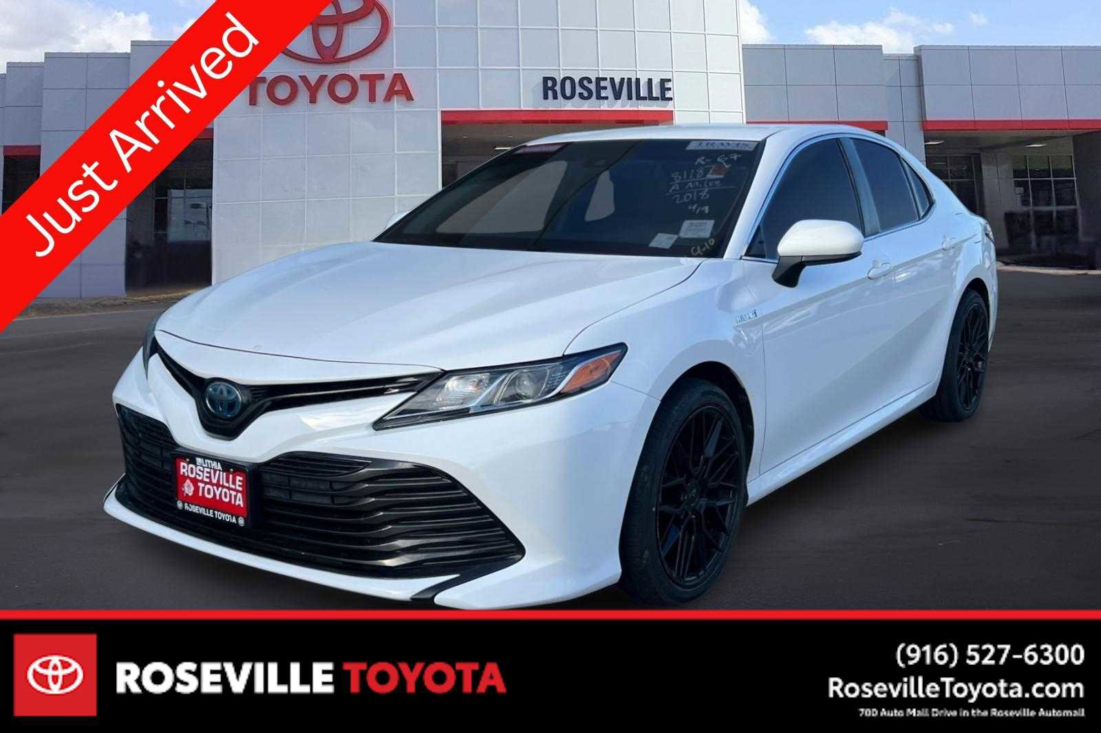 Used 2018 Toyota Camry LE FWD image 1