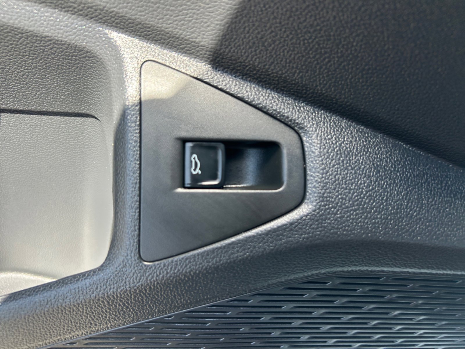 Certified 2026 Volkswagen Jetta Sport image 32