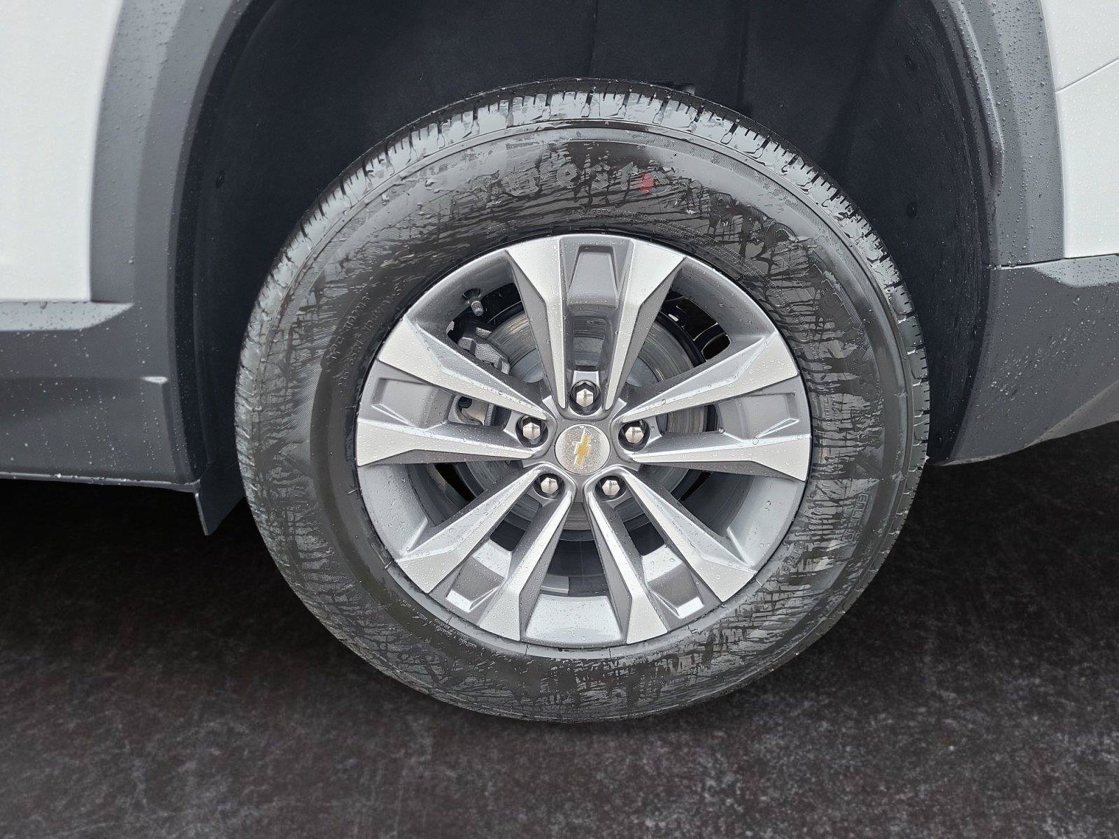Used 2026 Chevrolet Equinox LT FWD image 15
