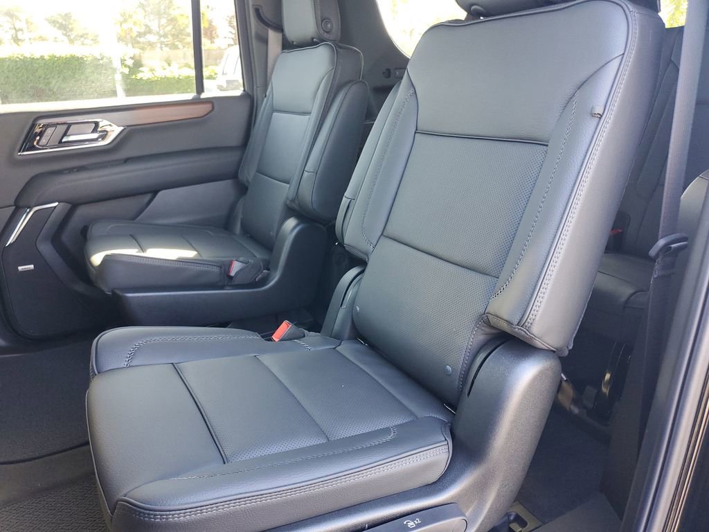 New 2026 GMC Yukon XL Denali image 9
