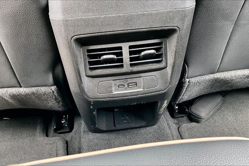 Used 2024 GMC Canyon Denali AWD/4WD image 32