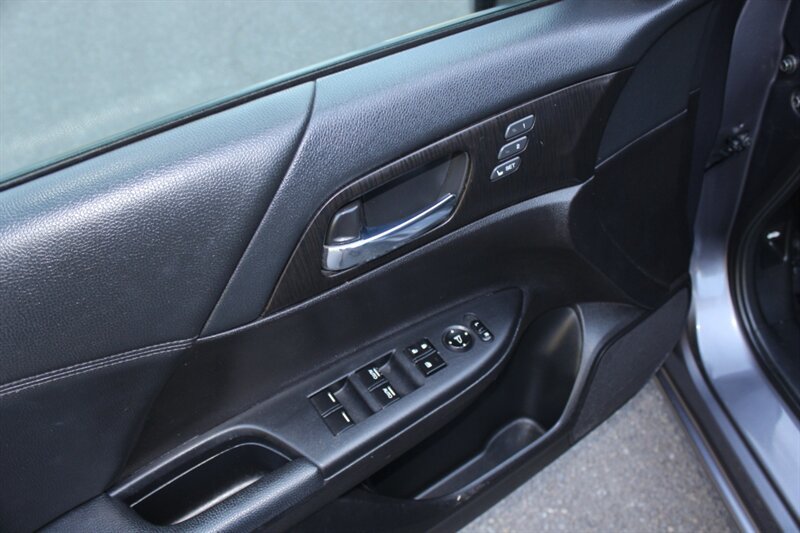 Used 2015 Honda Accord EX-L image 12