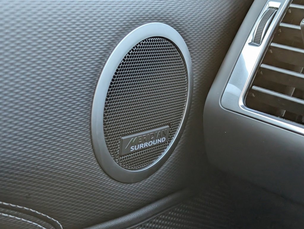 Certified 2024 Land Rover Discovery Dynamic SE image 26