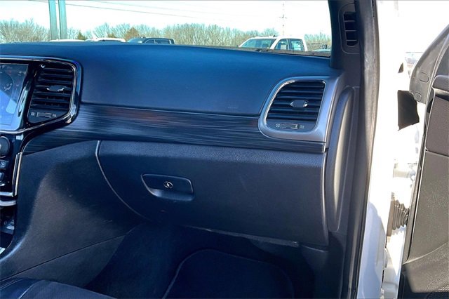 Used 2020 Jeep Grand Cherokee Altitude image 26