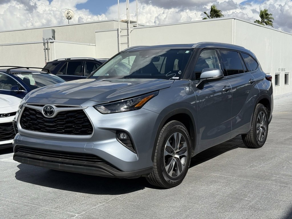 Used 2022 Toyota Highlander XLE