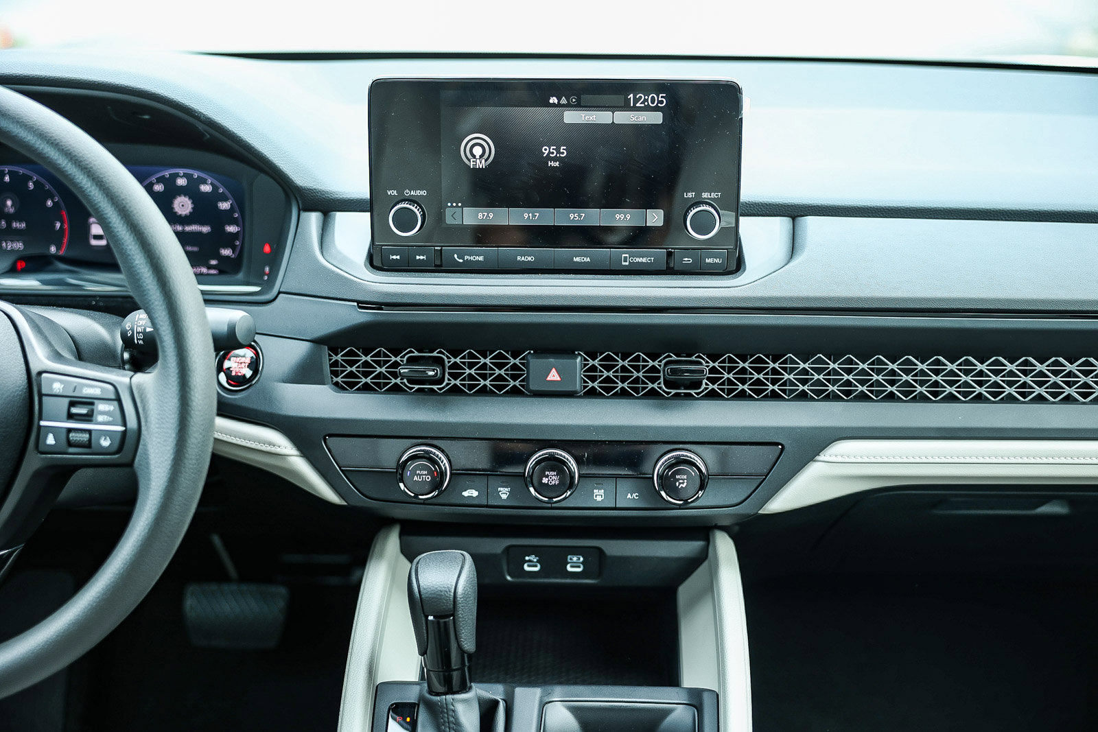 Used 2025 Honda Accord LX image 17